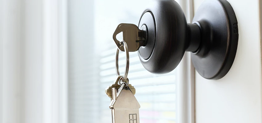 Bifold Door Knob Replacement in Santa Ana, California