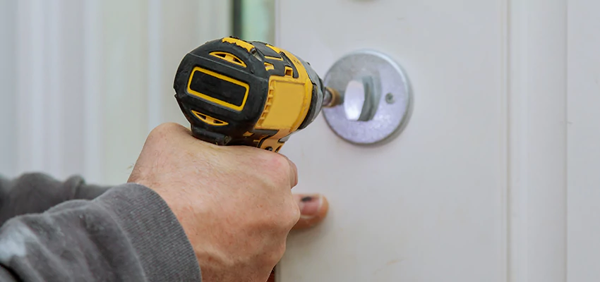 Street Locksmith For Smart Lock Repair in Santa Ana, CA