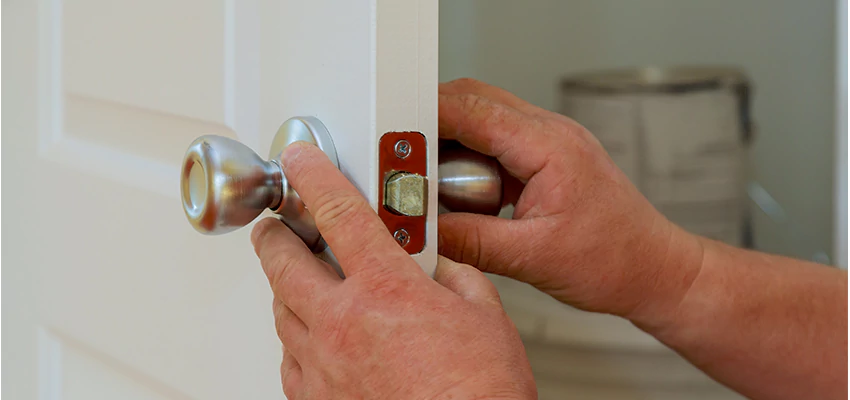 AAA Locksmiths For lock Replacement in Santa Ana, California